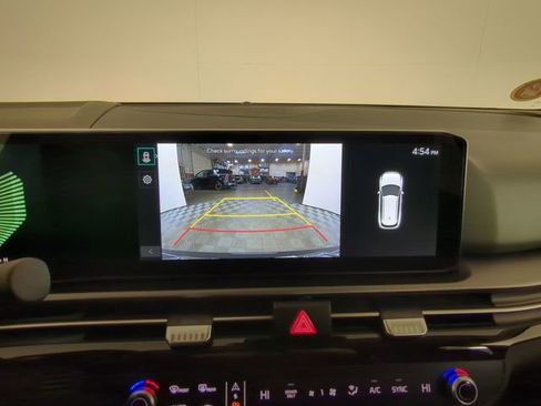 New 2026 Kia Sportage LX image 23