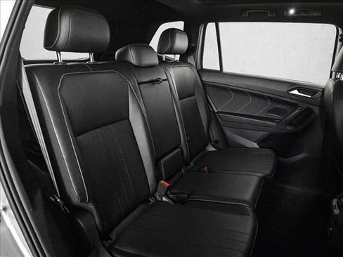 Used 2022 Volkswagen Tiguan SE R-Line image 21