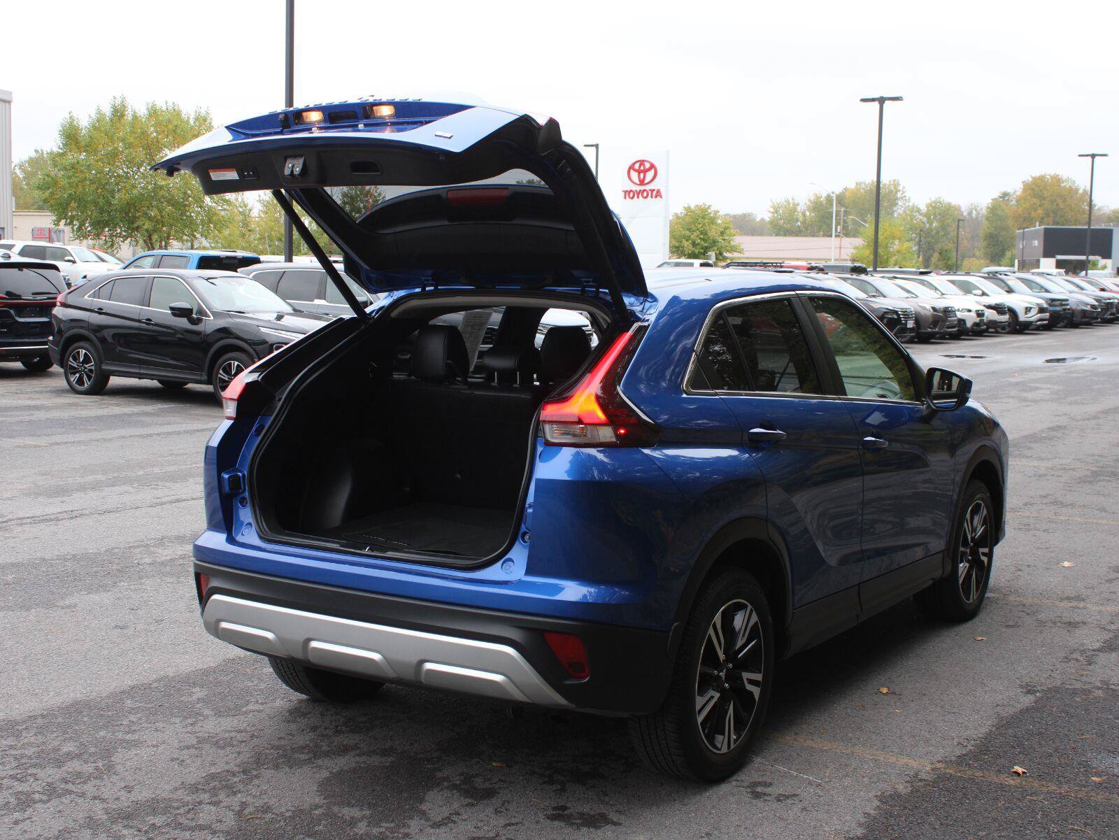Used 2025 Mitsubishi Eclipse Cross AWD image 7