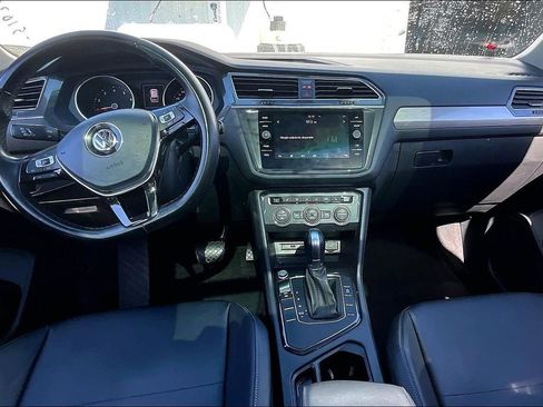 Used 2019 Volkswagen Tiguan SE w/ Panoramic Sunroof Package image 7