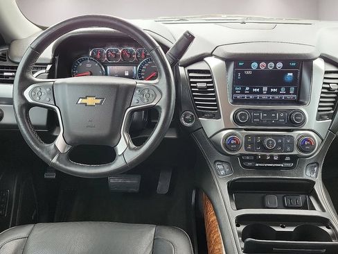 Used 2017 Chevrolet Suburban Premier RWD image 11