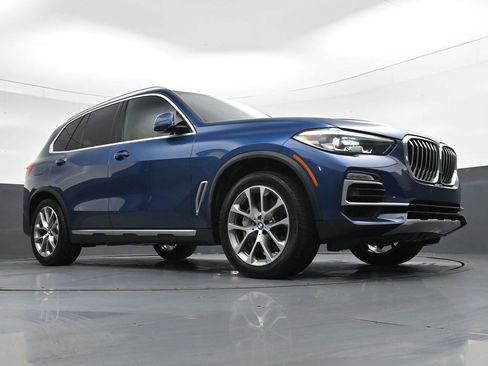 Used 2019 BMW X5 xDrive50i w/ Premium Package 2 image 26