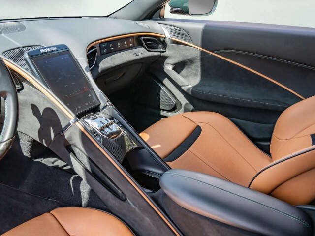 Used 2023 Ferrari Roma RWD image 23