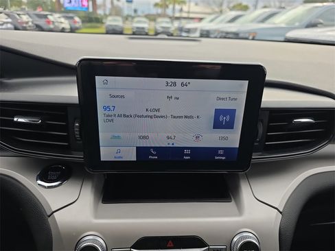 Used 2024 Ford Explorer XLT image 25