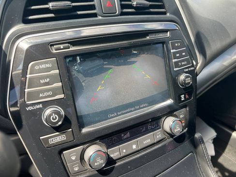 Used 2016 Nissan Maxima SR w/ Interior Lighting Package FWD image 7