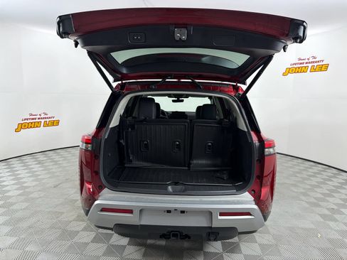 Used 2025 Nissan Pathfinder Platinum w/ Cargo Package image 5