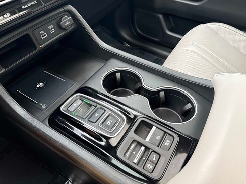 Certified 2024 Honda Pilot Elite image 26
