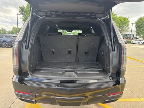 Used 2025 Cadillac Escalade Sport Platinum w/ LPO, Floor Liner Package AWD/4WD image 22