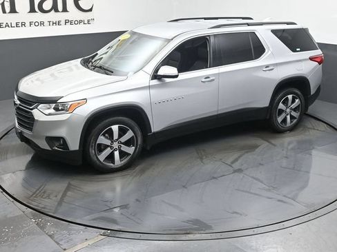 Used 2020 Chevrolet Traverse LT w/ LT Premium Package FWD image 46