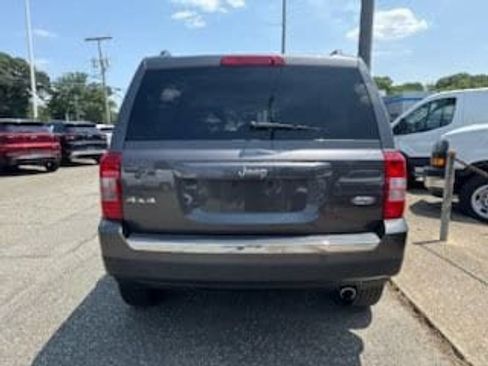Used 2016 Jeep Patriot High Altitude AWD/4WD image 18