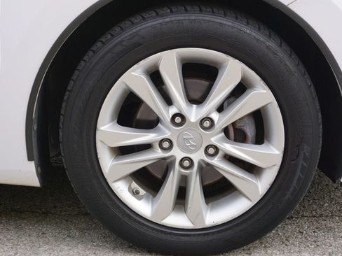 Used 2014 Hyundai Elantra GT FWD image 11