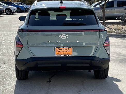 Used 2025 Hyundai Kona SEL image 5