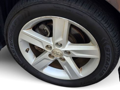 Used 2013 Toyota Camry SE FWD image 9