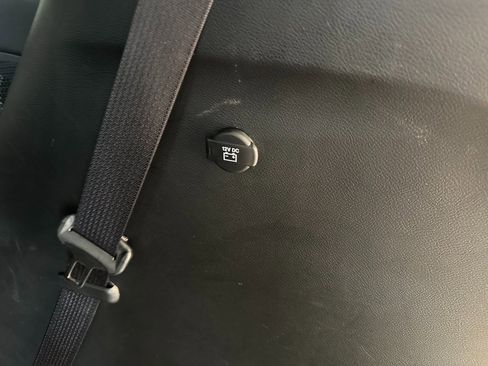 Certified 2025 Chrysler Pacifica Limited image 43