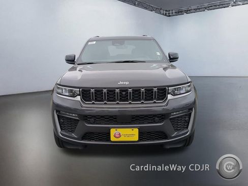 New 2026 Jeep Grand Cherokee Limited w/ Luxury Tech Group II AWD/4WD image 2