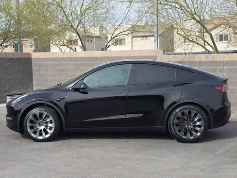 Used 2021 Tesla Model Y Long Range image 6