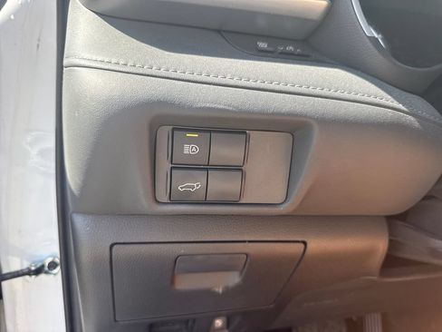 Used 2022 Toyota Highlander XSE FWD image 16