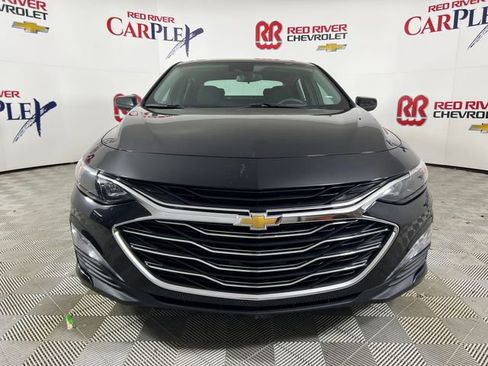 Used 2024 Chevrolet Malibu LT image 2