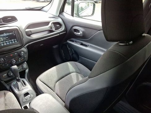 Used 2019 Jeep Renegade Altitude w/ Quick Order Package 2XM image 16