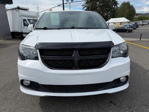 Used 2019 Dodge Grand Caravan GT FWD image 3