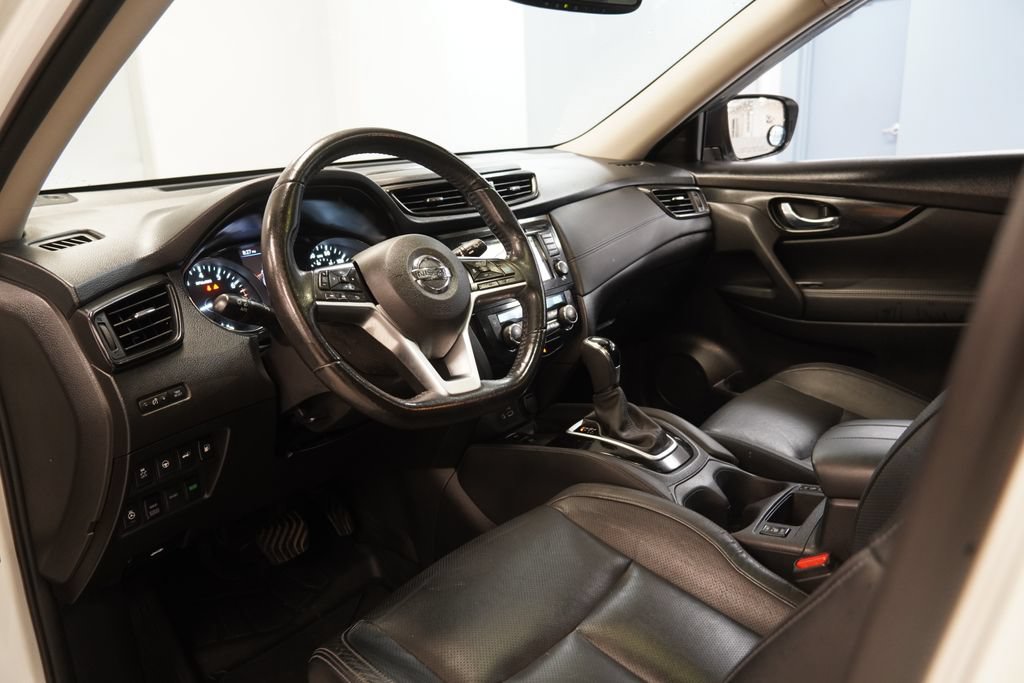 Used 2018 Nissan Rogue SL w/ Premium Package AWD/4WD image 7