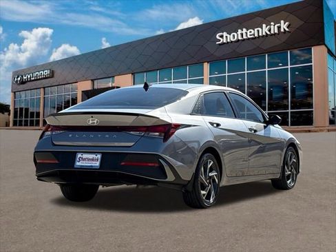 Certified 2025 Hyundai Elantra Sport image 6