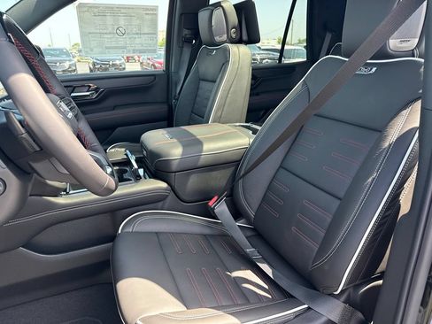 New 2026 GMC Yukon AT4 Ultimate AWD/4WD image 16