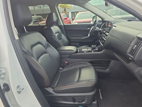 Used 2022 Nissan Pathfinder SL image 29