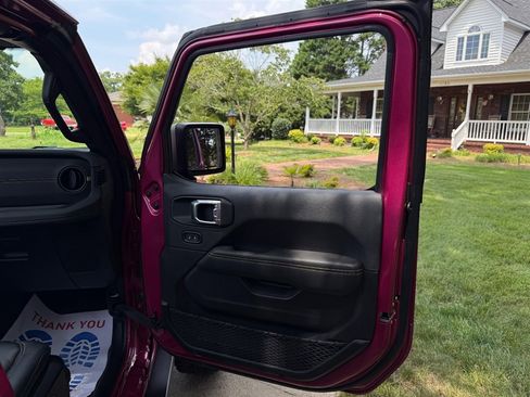 Used 2024 Jeep Wrangler Unlimited Rubicon 392 image 57