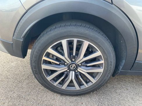 Used 2021 Nissan Kicks SV FWD image 8
