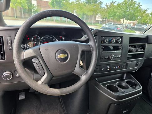 Used 2025 Chevrolet Express 3500 LT w/ LT Preferred Equipment Group RWD image 13