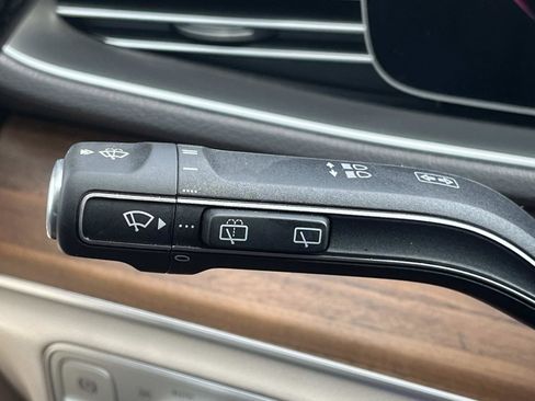 Certified 2025 Mercedes-Benz GLE 350 4MATIC image 32