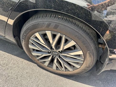 Used 2024 Nissan Altima 2.5 SV image 4