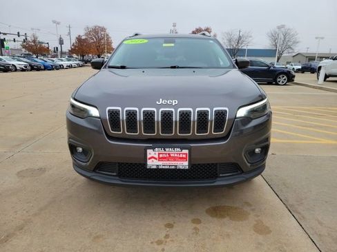 Used 2019 Jeep Cherokee Latitude Plus w/ Cold Weather Group image 3