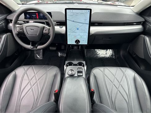 Used 2023 Ford Mustang Mach-E Select image 4