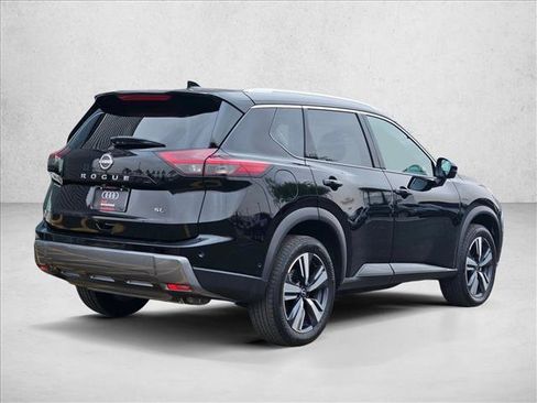 Used 2026 Nissan Rogue SL FWD image 5