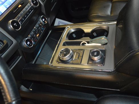 Used 2020 Ford Expedition XLT w/ Equipment Group 202A image 21