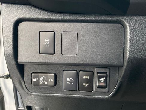 Used 2022 Toyota Tacoma SR AWD/4WD image 13