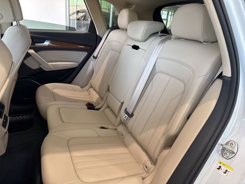 Used 2024 Audi Q5 2.0T Premium w/ Convenience Package image 40