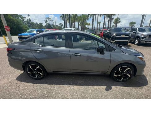 Used 2024 Nissan Versa SR FWD image 9