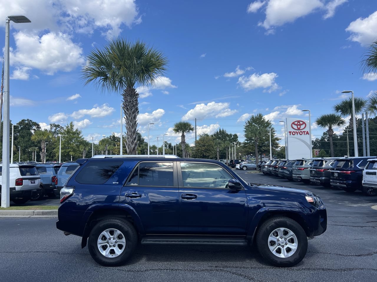 Used 2018 Toyota 4Runner SR5 Premium AWD/4WD image 11
