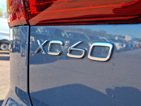 Used 2024 Volvo XC60 B5 Plus w/ Climate Package AWD/4WD image 31