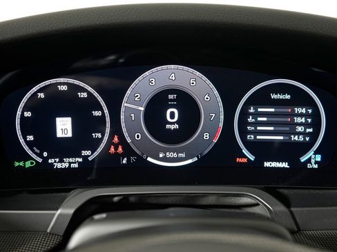 Certified 2025 Porsche 911 Carrera RWD image 26