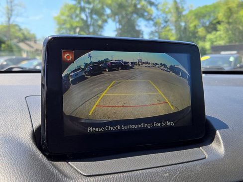 Used 2019 Toyota Yaris LE FWD image 21