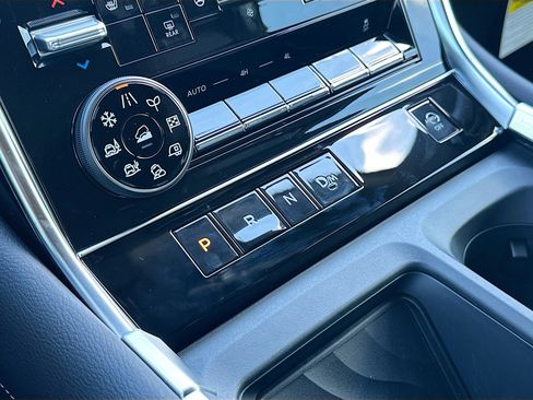 New 2026 Nissan Armada SL w/ Captain's Chari Seat Package image 11