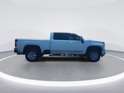 Used 2024 Chevrolet Silverado 2500 High Country w/ High Country Premium Package AWD/4WD image 9