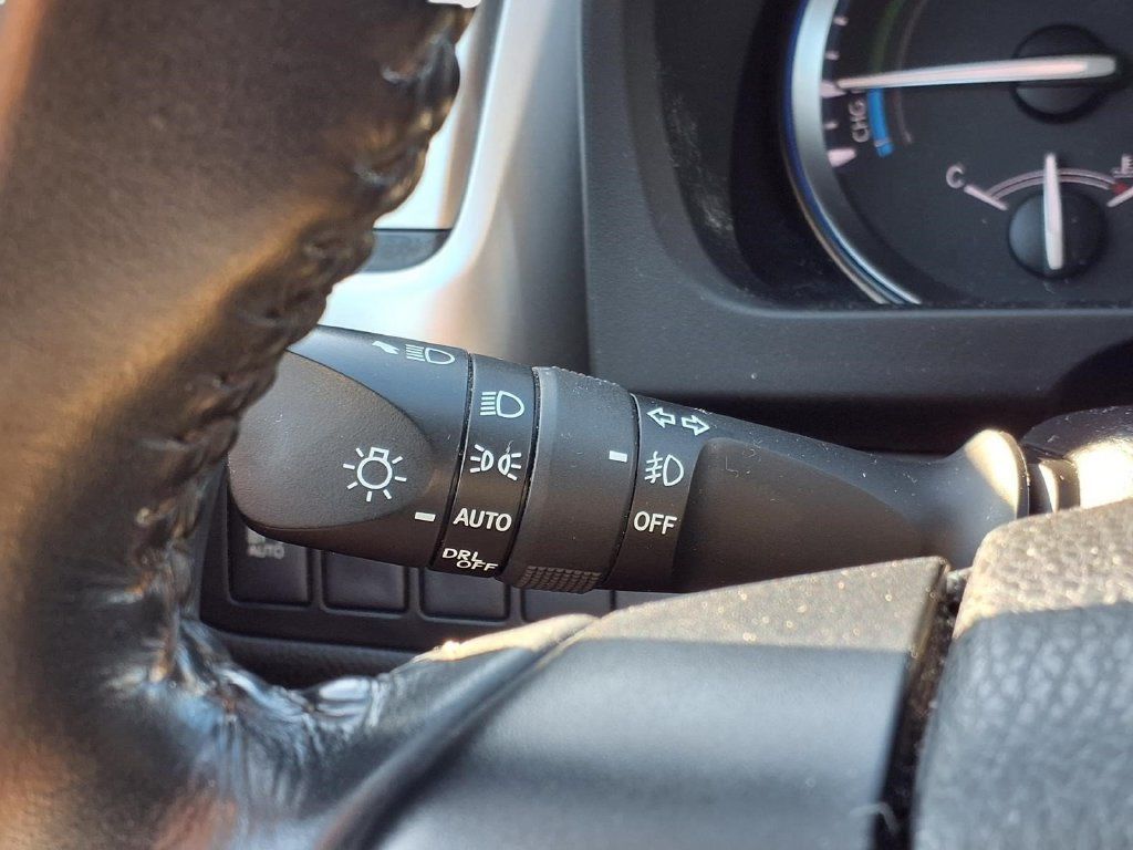 Used 2019 Toyota Highlander XLE AWD/4WD image 19