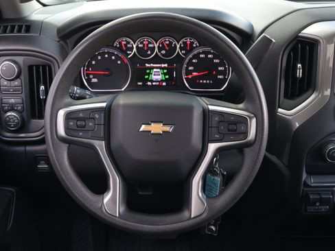 Used 2022 Chevrolet Silverado 2500 Custom w/ Custom Value Package AWD/4WD image 17
