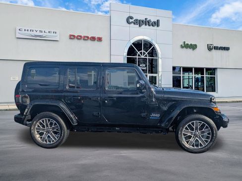 Certified 2023 Jeep Wrangler Unlimited Sahara AWD/4WD image 2