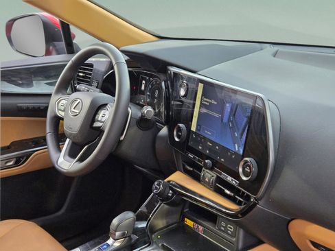 Certified 2025 Lexus NX 250 FWD w/ Accessory Package (Z1) image 21